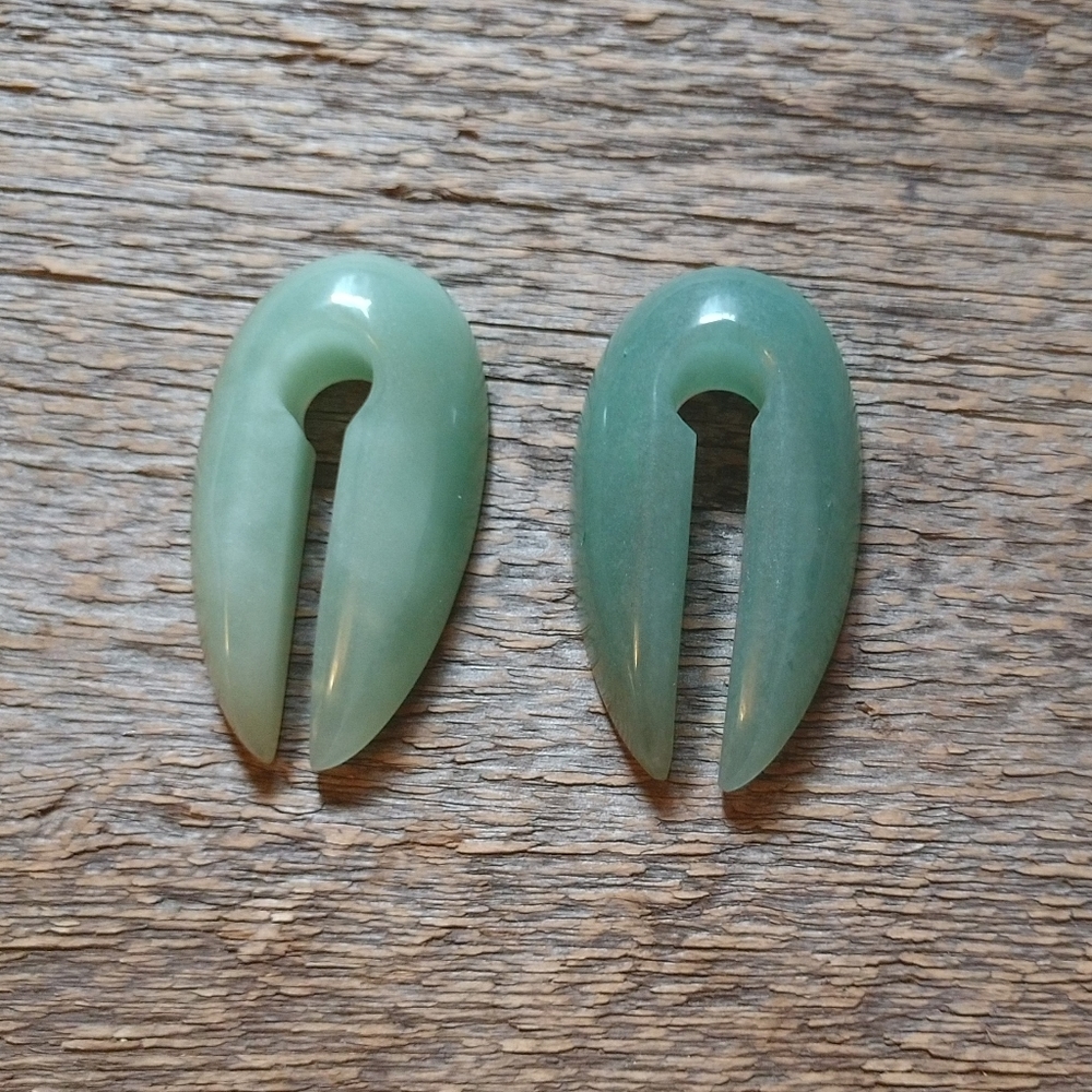 5/8" 16mm Jade hangers / pinchers